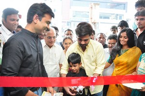 Sharwanand Launches Ashwam Vespa at Banjara Hills